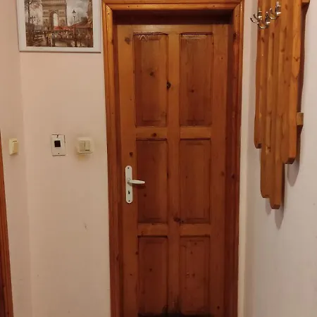 81cha Apartment *